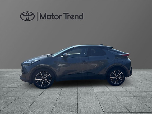 Toyota C-HR 4 of 17