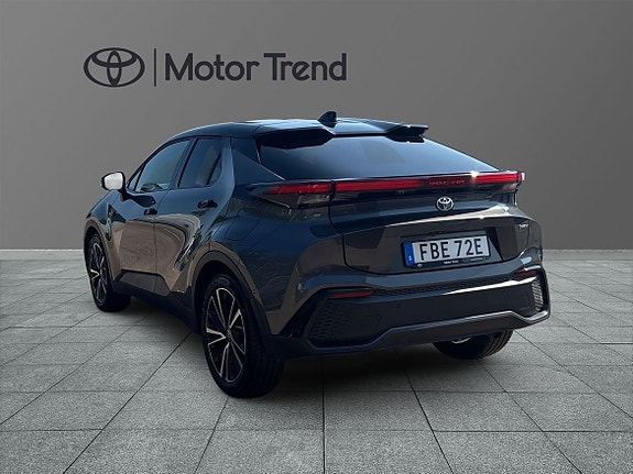 Toyota C-HR 3 of 17