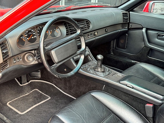 Porsche 944 7 of 11