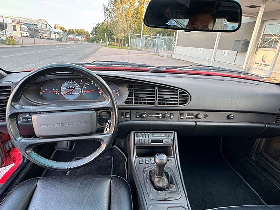 Porsche 944 10 of 11