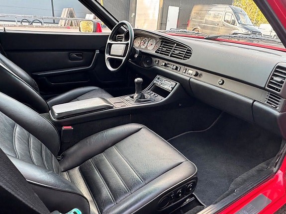 Porsche 944 8 of 11