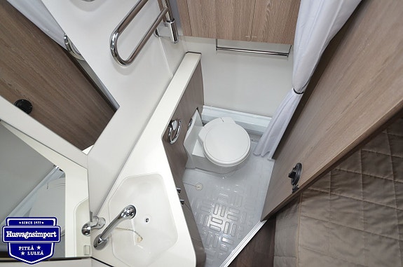 Kabe ROYAL 560 XL KS Dubbelbädd / Vitt kök 10 of 18