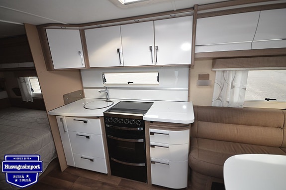 Kabe ROYAL 560 XL KS Dubbelbädd / Vitt kök 6 of 18