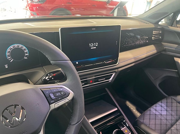 Volkswagen Tiguan 12 of 12