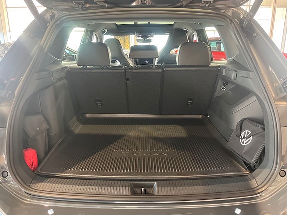 Volkswagen Tiguan 10 of 12