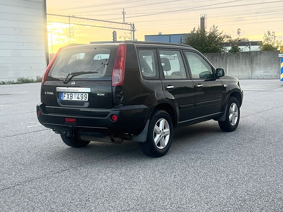 Nissan X-Trail 3 of 5