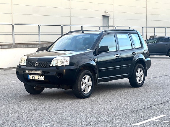 Nissan X-Trail 2 of 5