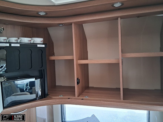 Carthago Chic E-Line I 51 QB / Hydrauliska stödben 19 of 21