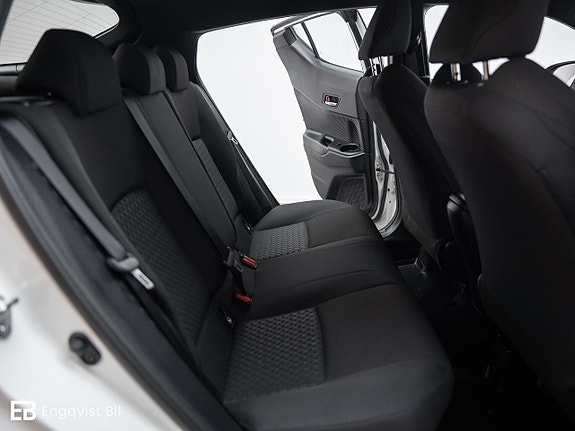 Toyota C-HR 16 of 27