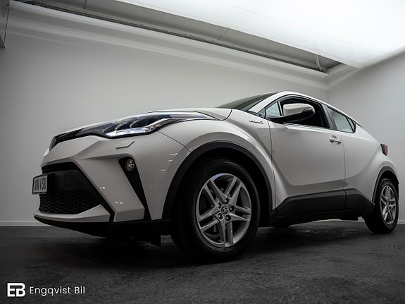 Toyota C-HR 4 of 5