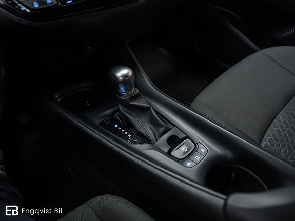 Toyota C-HR 14 of 27