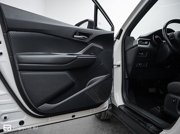 Toyota C-HR 15 of 27