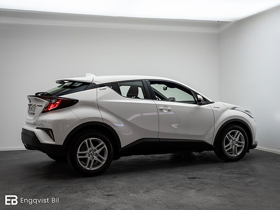 Toyota C-HR 7 of 27
