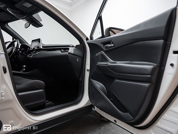 Toyota C-HR 26 of 27
