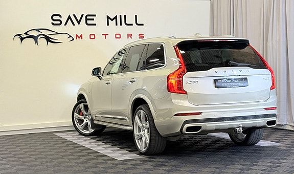 Volvo XC90 4 of 5