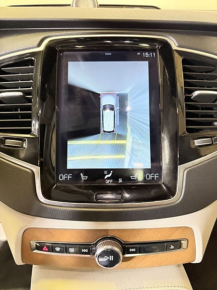 Volvo XC90 16 of 20