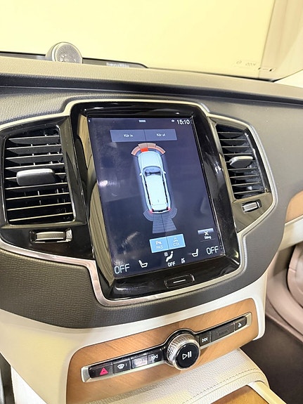 Volvo XC90 17 of 20