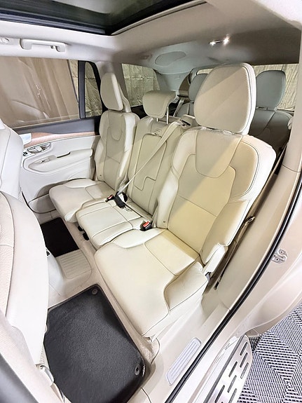Volvo XC90 6 of 20