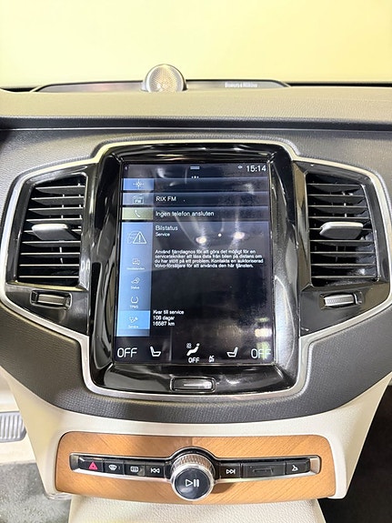 Volvo XC90 20 of 20
