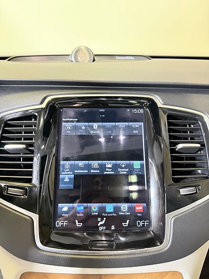 Volvo XC90 15 of 20