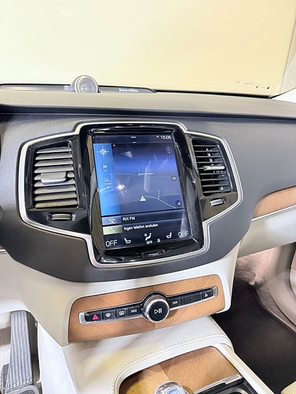 Volvo XC90 12 of 20