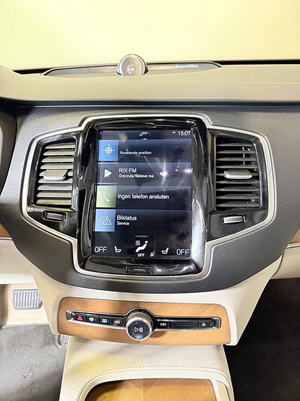 Volvo XC90 13 of 20