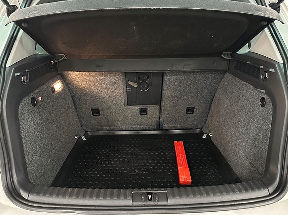 Volkswagen Tiguan 5 of 12