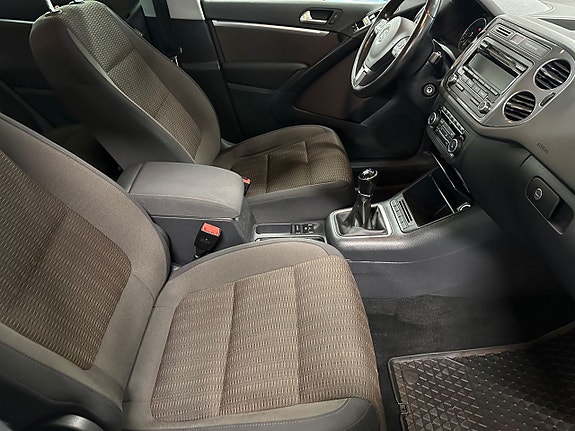 Volkswagen Tiguan 8 of 12