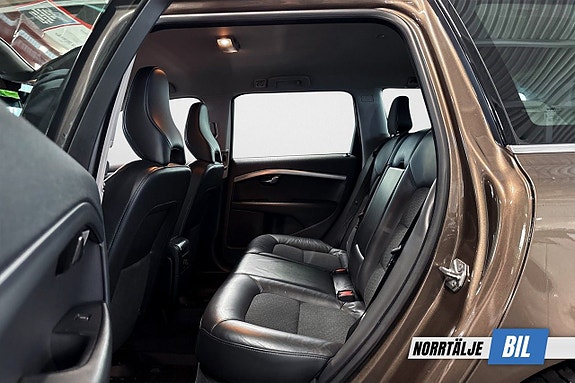 Volvo V70 11 of 17