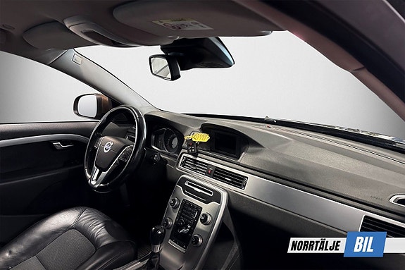Volvo V70 12 of 17