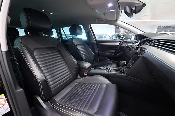 Volkswagen Passat 14 of 22