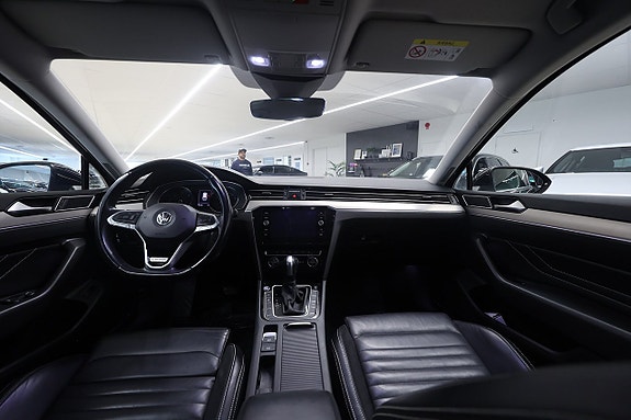 Volkswagen Passat 13 of 22