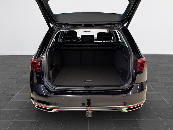 Volkswagen Passat 7 of 19