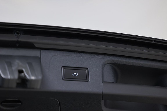 Volkswagen Passat 10 of 22