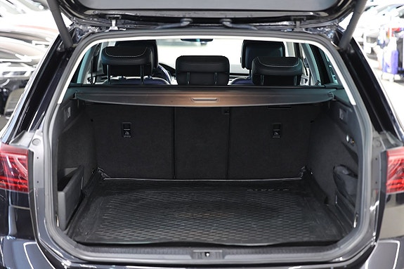 Volkswagen Passat 9 of 22