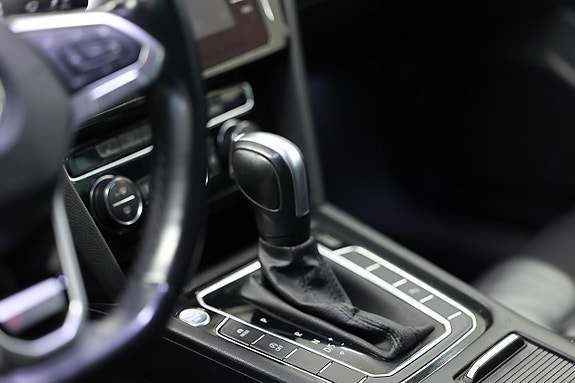 Volkswagen Passat 17 of 22
