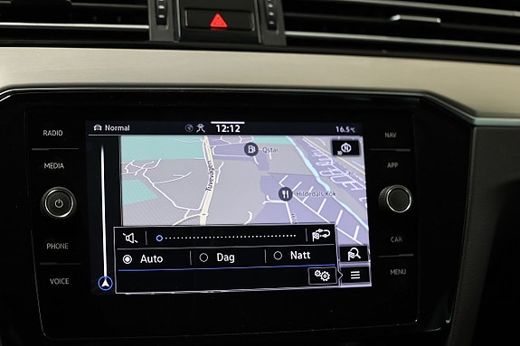 Volkswagen Passat 21 of 22