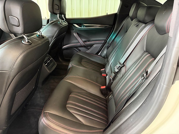 Maserati Ghibli 8 of 17