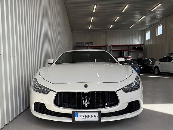 Maserati Ghibli 5 of 17