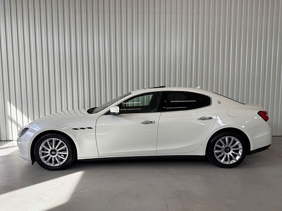 Maserati Ghibli 2 of 17