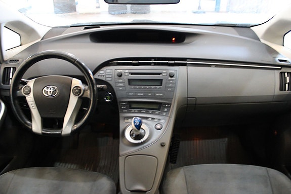 Toyota Prius 9 of 9