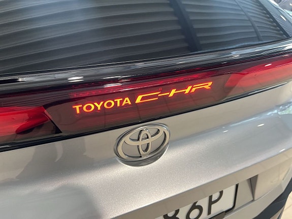 Toyota C-HR 23 of 29