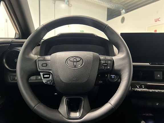 Toyota C-HR 13 of 29