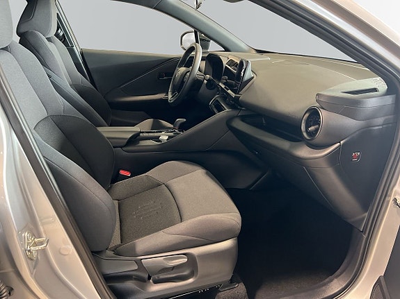 Toyota C-HR 6 of 29