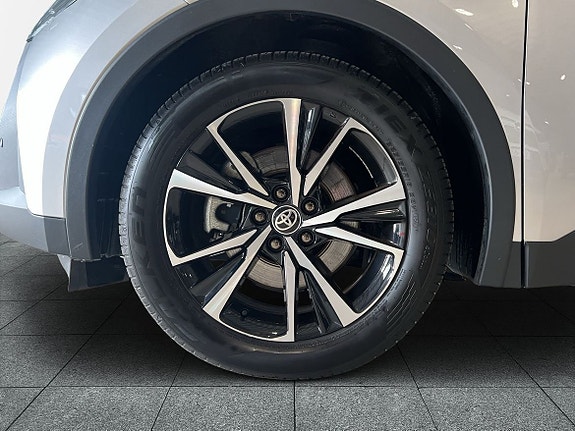 Toyota C-HR 16 of 29