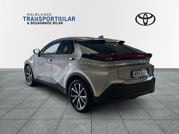 Toyota C-HR 2 of 29