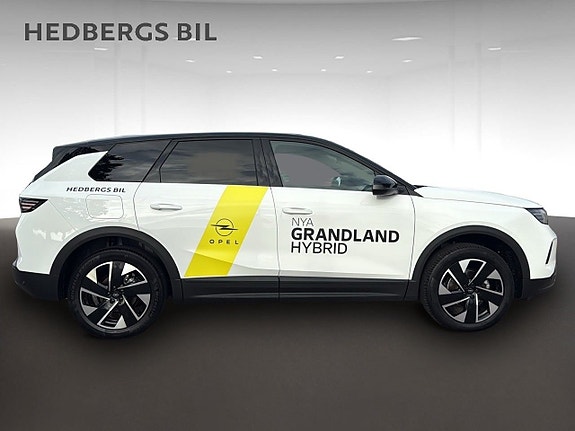 Opel Grandland 2 of 5
