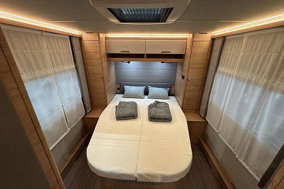 Knaus Sudwind 650 UX 12 of 17
