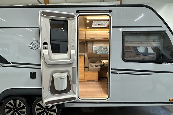 Knaus Sudwind 650 UX 6 of 17