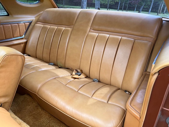 Lincoln Continental 15 of 20